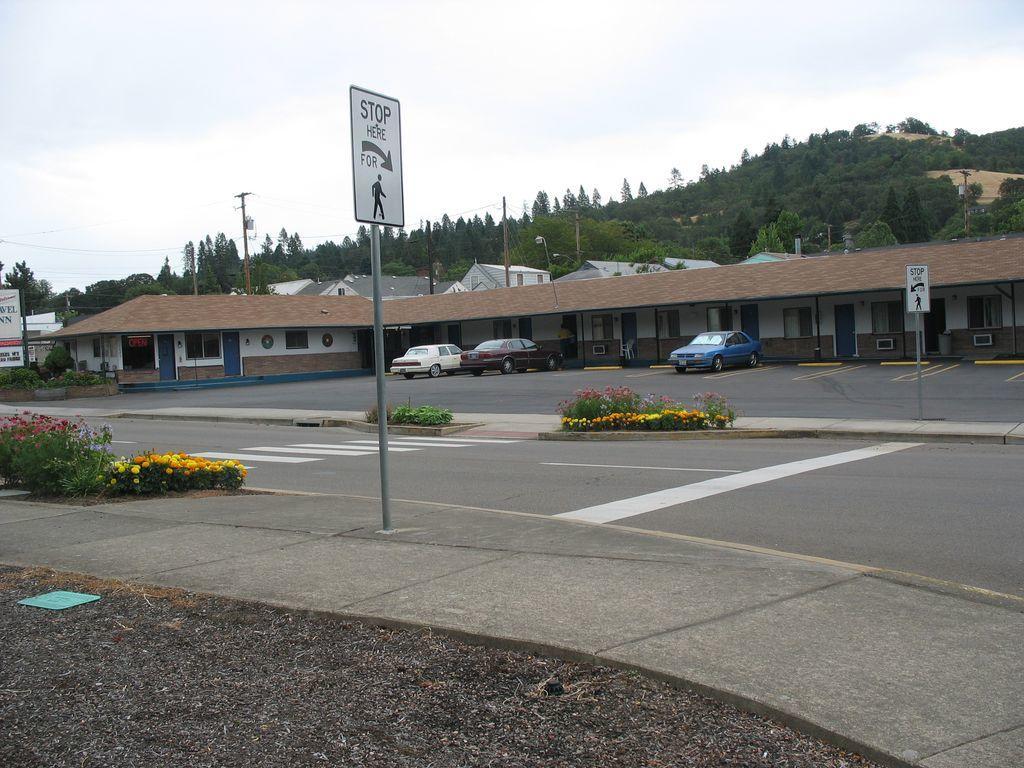 Travel Inn Roseburg Eksteriør bilde